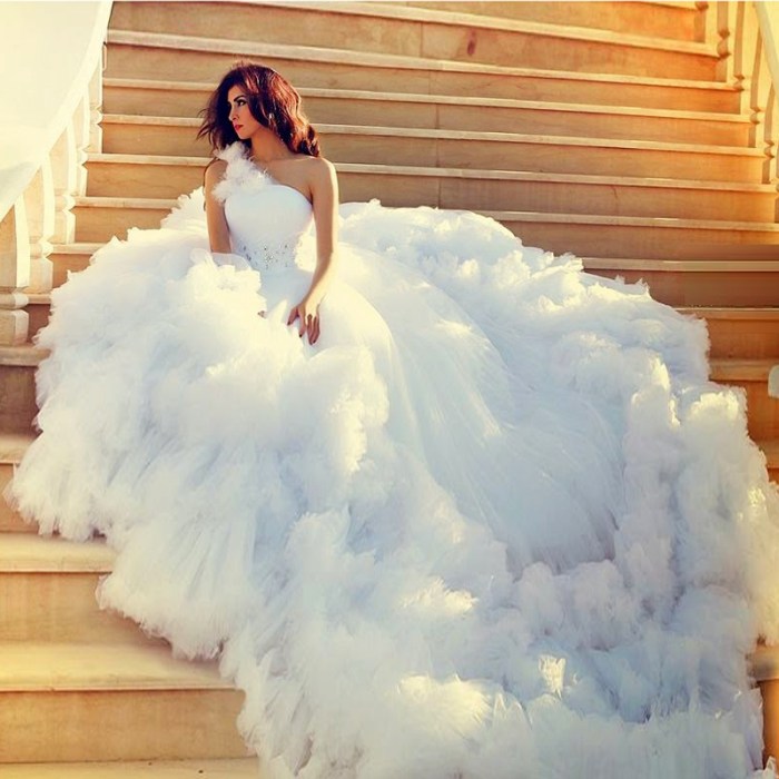 Wedding dress large chest