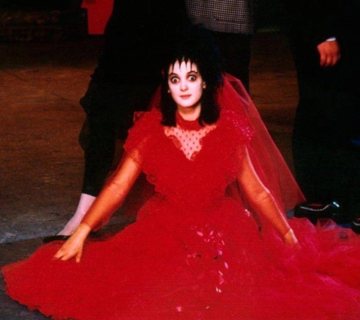 Lydia deetz wedding dress movie