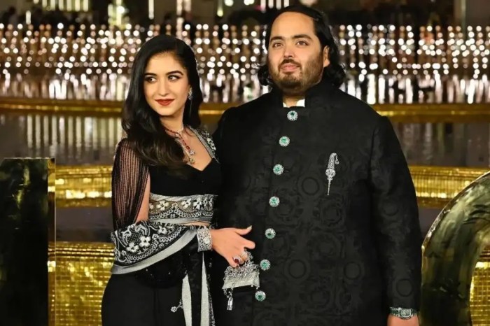 Radhika merchant wedding dress